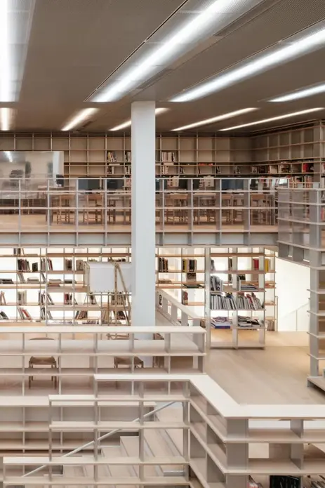 آثار هنری کتابخانه ایستِس گابریل شنل در شانگهای